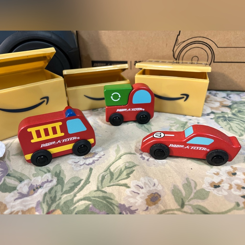 Amazon Prime Blue Delivery Ride on Van - Picture 5 of 16
